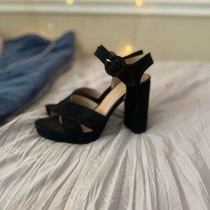 Black block heeled high heels